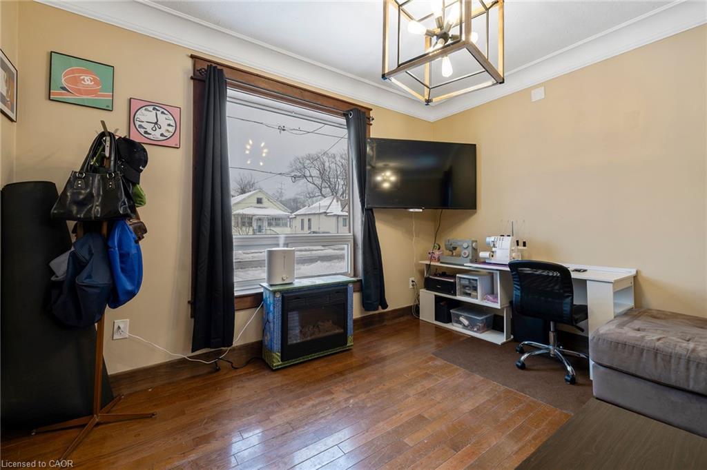 4731 Third Avenue, Niagara Falls, ON - Indoor