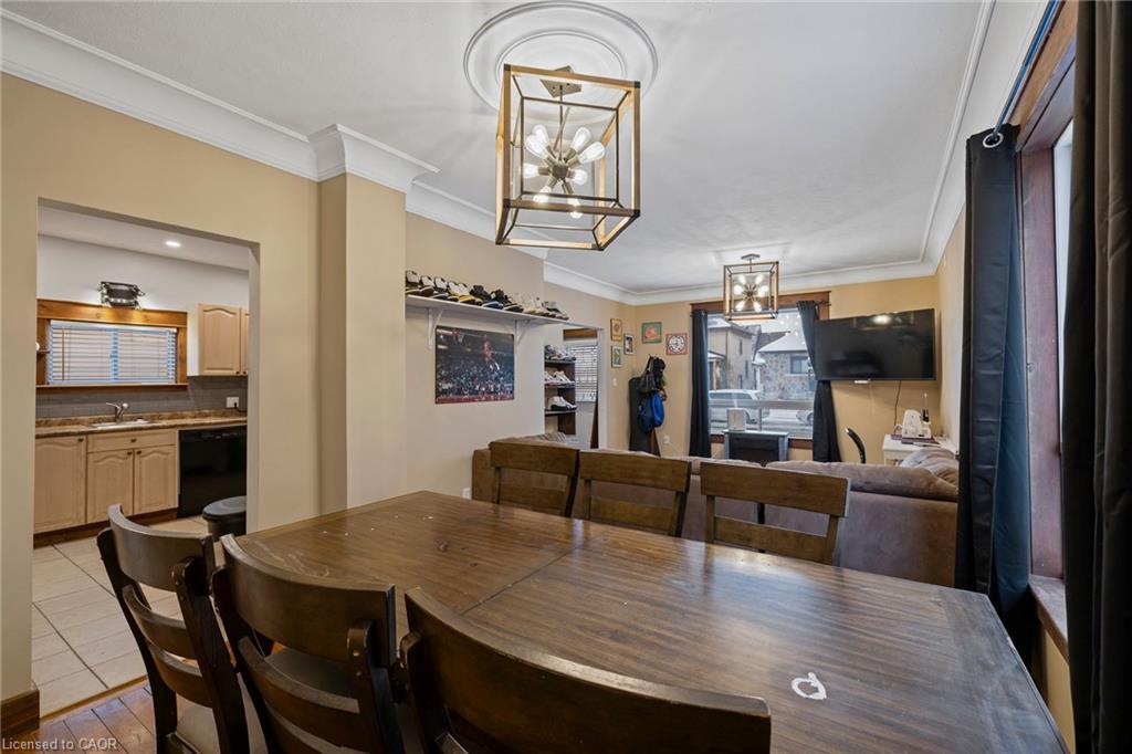 4731 Third Avenue, Niagara Falls, ON - Indoor Photo Showing Dining Room