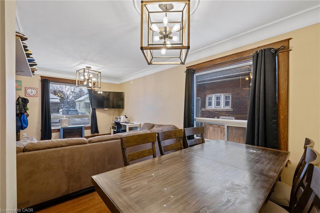 4731 Third Avenue, Niagara Falls, ON - Indoor Photo Showing Dining Room