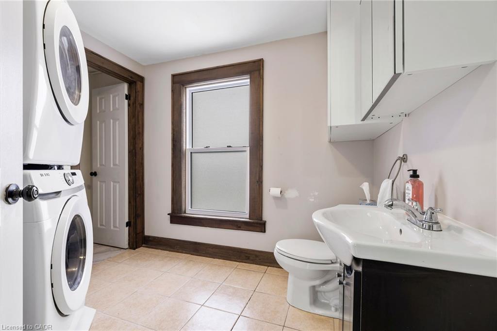 4731 Third Avenue, Niagara Falls, ON - Indoor Photo Showing Laundry Room