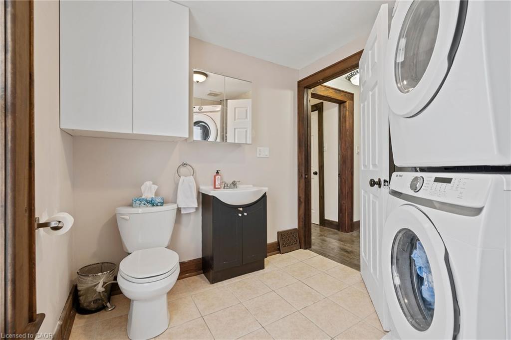 4731 Third Avenue, Niagara Falls, ON - Indoor Photo Showing Laundry Room