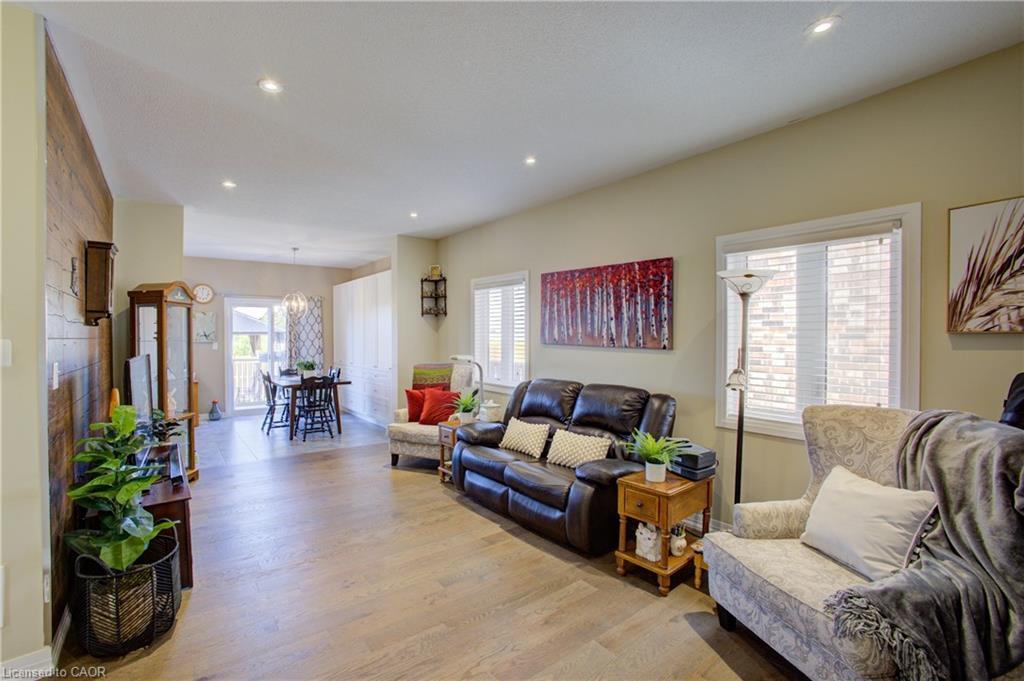 42 Jenkins Street, Grand Valley, ON - Indoor Photo Showing Living Room