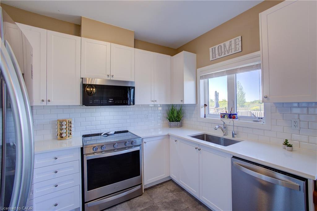 42 Jenkins Street, Grand Valley, ON - Indoor Photo Showing Kitchen