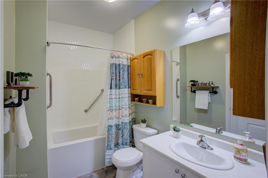 42 Jenkins Street, Grand Valley, ON - Indoor Photo Showing Bathroom