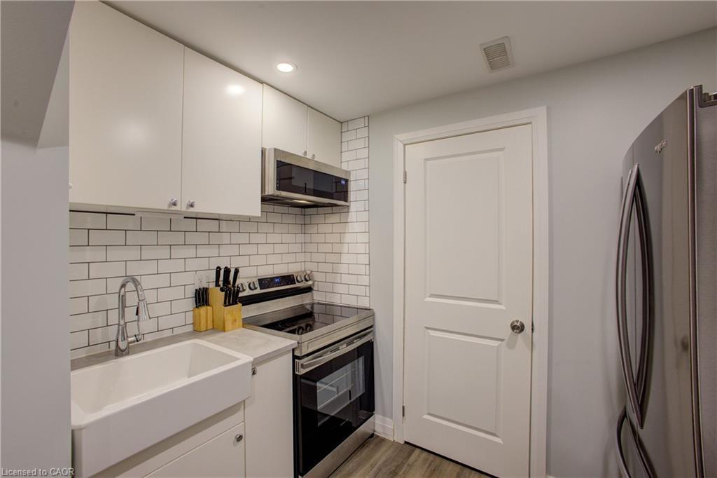 42 Jenkins Street, Grand Valley, ON - Indoor Photo Showing Kitchen