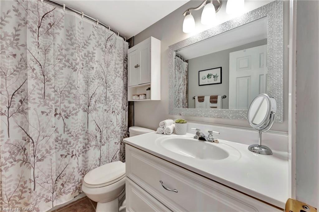 307-11 Woodman Drive S, Hamilton, ON - Indoor Photo Showing Bathroom