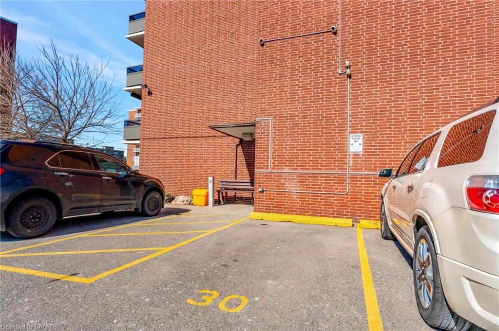 307-11 Woodman Drive S, Hamilton, ON - Outdoor