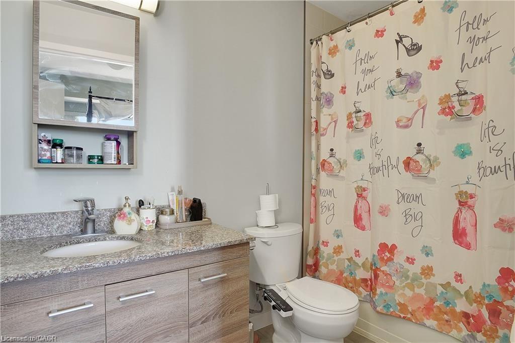 1501-318 Spruce Street, Waterloo, ON - Indoor Photo Showing Bathroom