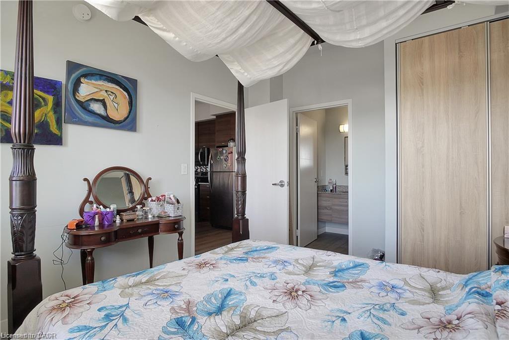 1501-318 Spruce Street, Waterloo, ON - Indoor Photo Showing Bedroom