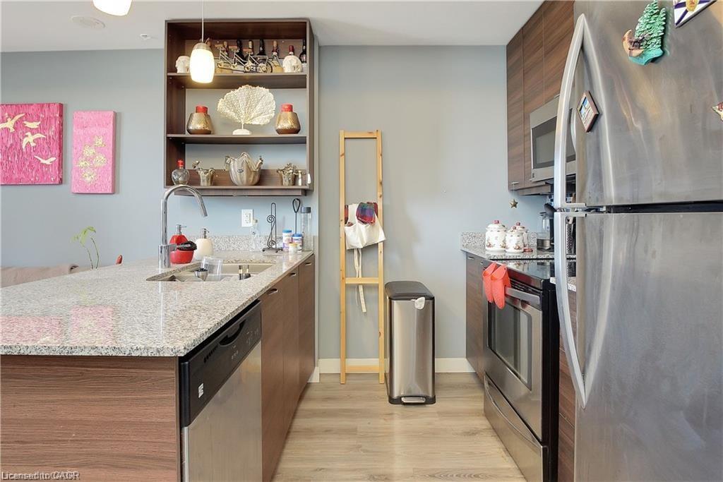 1501-318 Spruce Street, Waterloo, ON - Indoor Photo Showing Kitchen