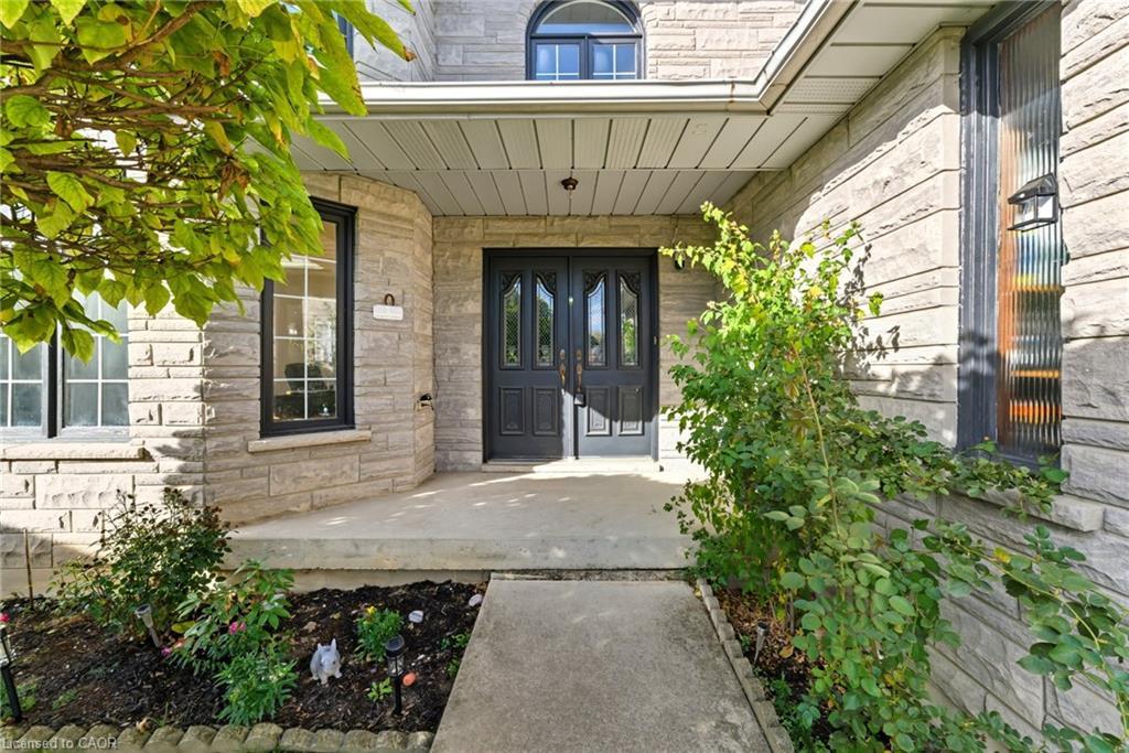 2 Morningstar Court, Hamilton, ON - Outdoor