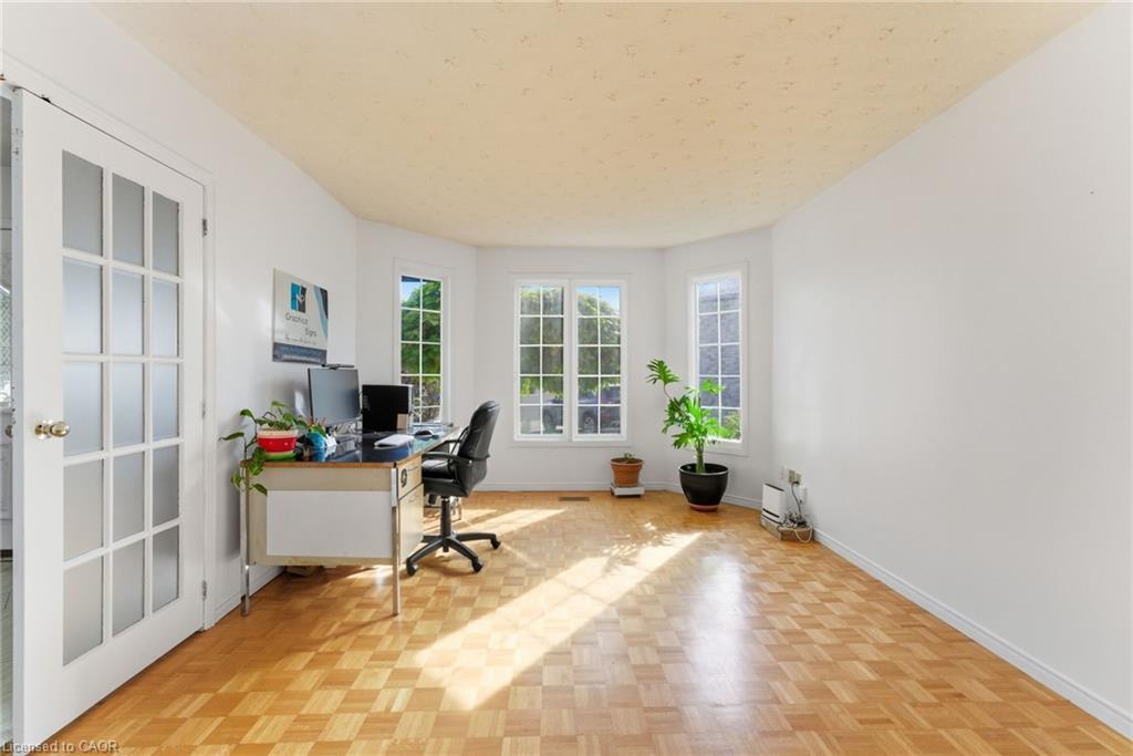 2 Morningstar Court, Hamilton, ON - Indoor