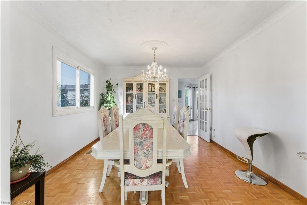 2 Morningstar Court, Hamilton, ON - Indoor Photo Showing Dining Room