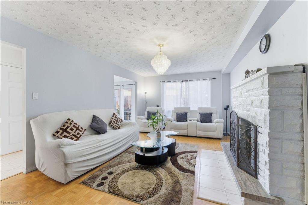 2 Morningstar Court, Hamilton, ON - Indoor Photo Showing Living Room With Fireplace