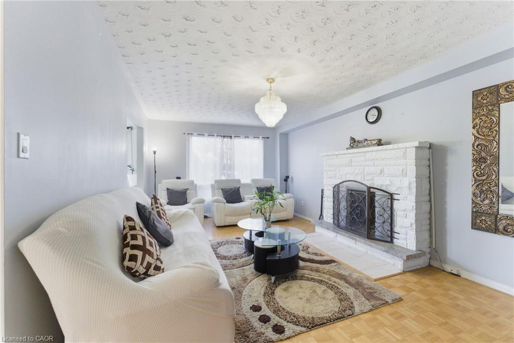 2 Morningstar Court, Hamilton, ON - Indoor Photo Showing Living Room With Fireplace