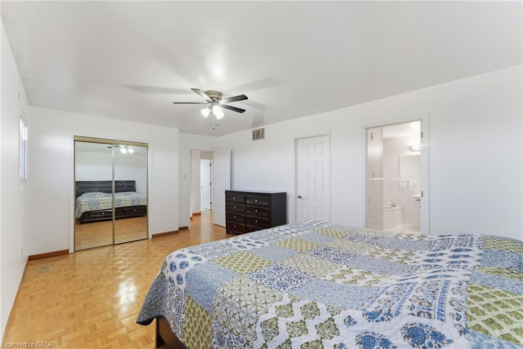 2 Morningstar Court, Hamilton, ON - Indoor Photo Showing Bedroom