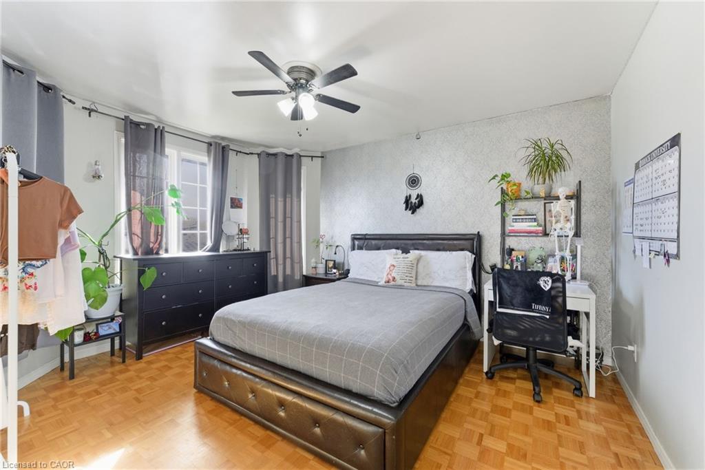 2 Morningstar Court, Hamilton, ON - Indoor Photo Showing Bedroom