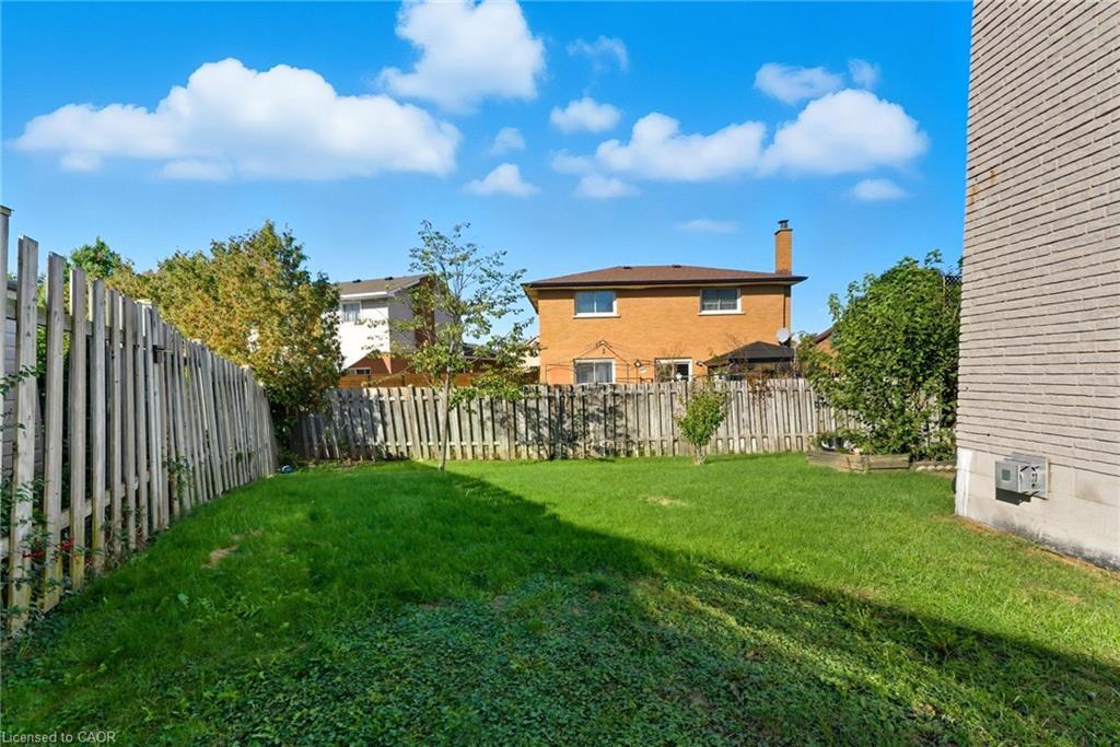 2 Morningstar Court, Hamilton, ON - Outdoor