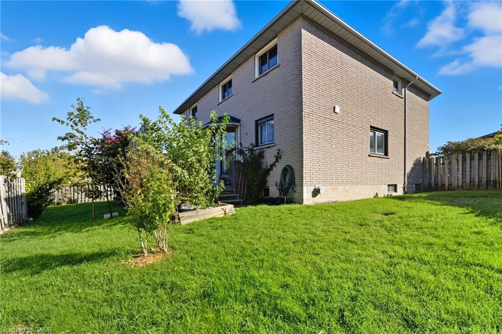 2 Morningstar Court, Hamilton, ON - Outdoor