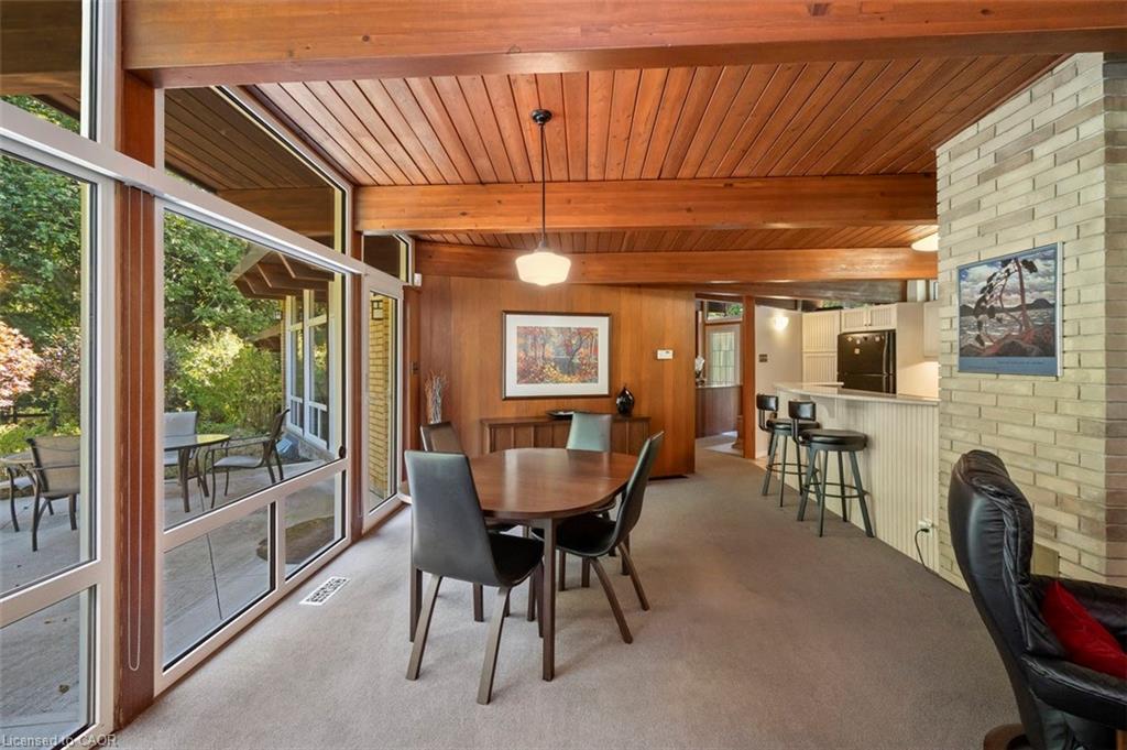 1441 Mineral Springs Road, Hamilton, ON - Indoor Photo Showing Dining Room