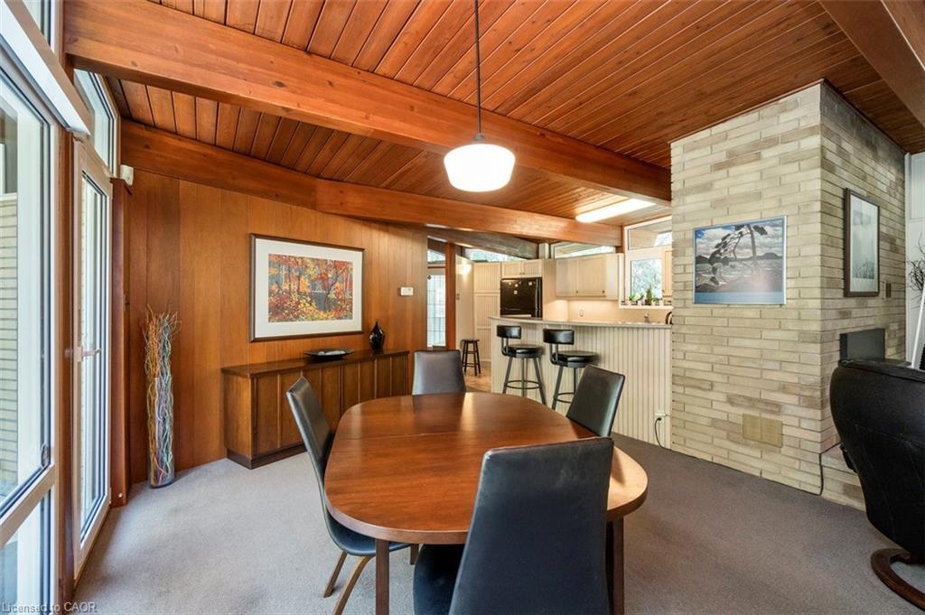 1441 Mineral Springs Road, Hamilton, ON - Indoor Photo Showing Dining Room