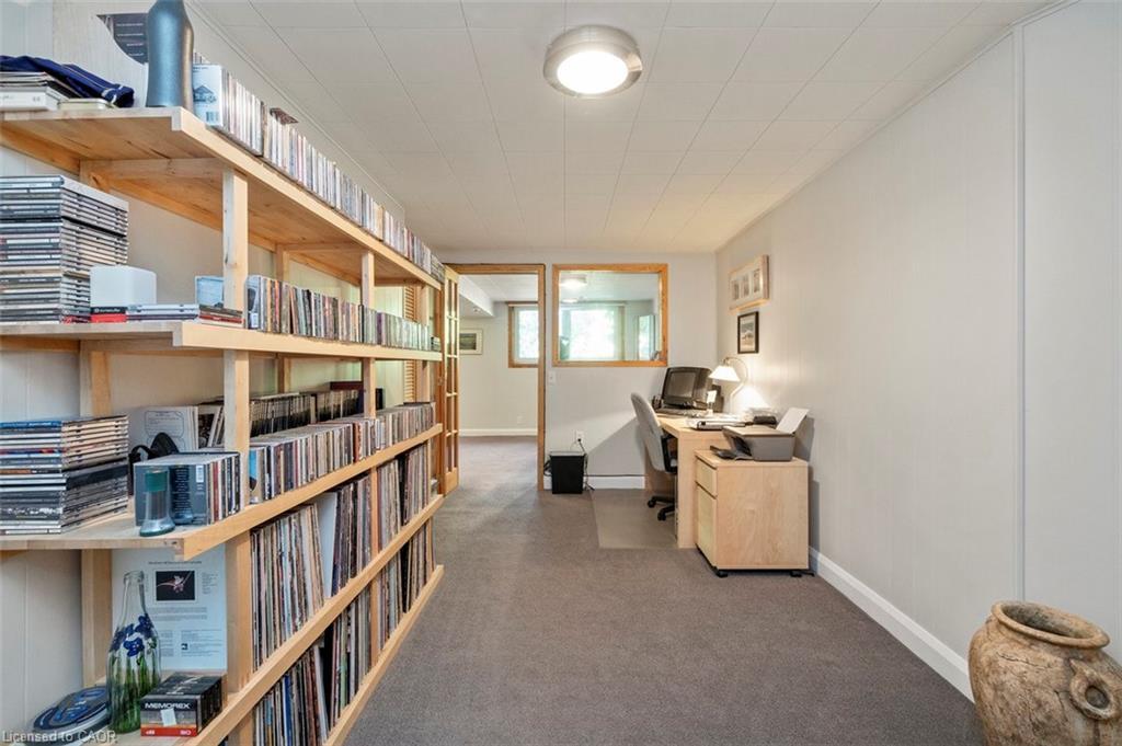 1441 Mineral Springs Road, Hamilton, ON - Indoor