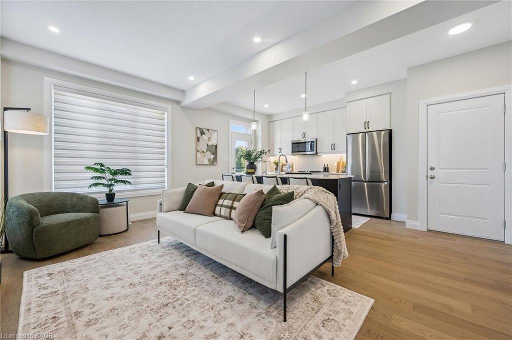 109 Catherine Street, New Hamburg, ON - Indoor Photo Showing Living Room