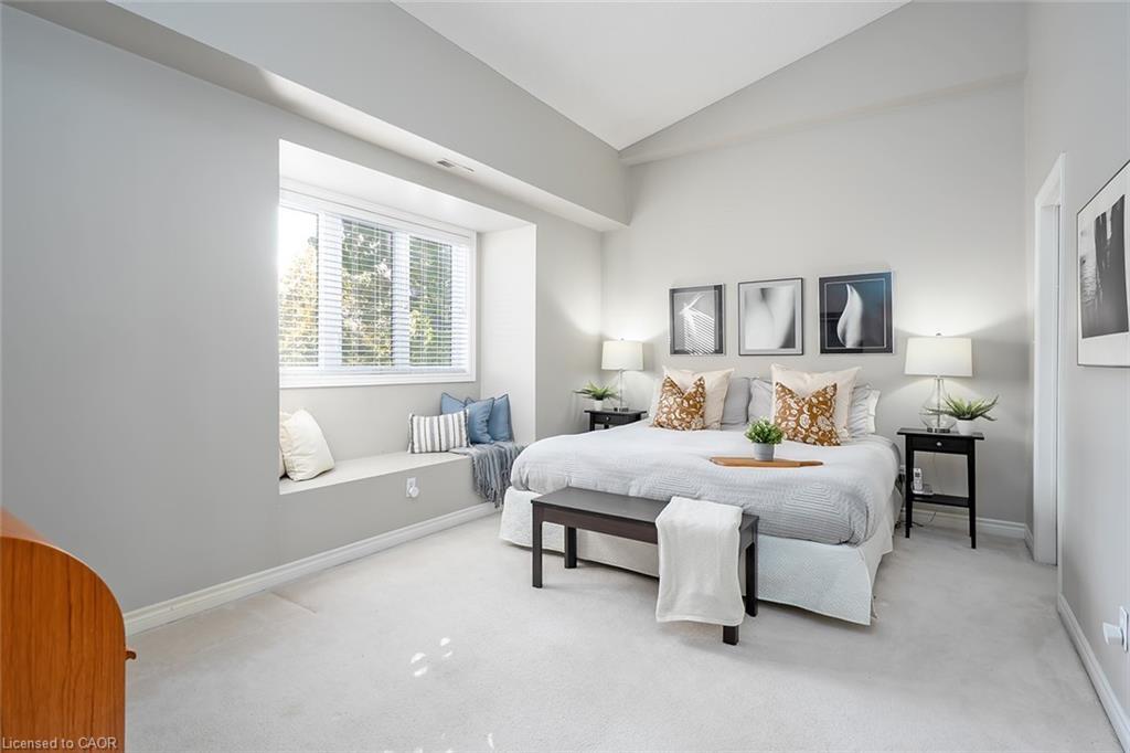 19-3230 New Street, Burlington, ON - Indoor Photo Showing Bedroom