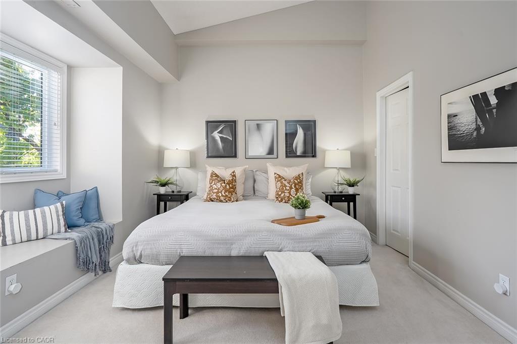 19-3230 New Street, Burlington, ON - Indoor Photo Showing Bedroom