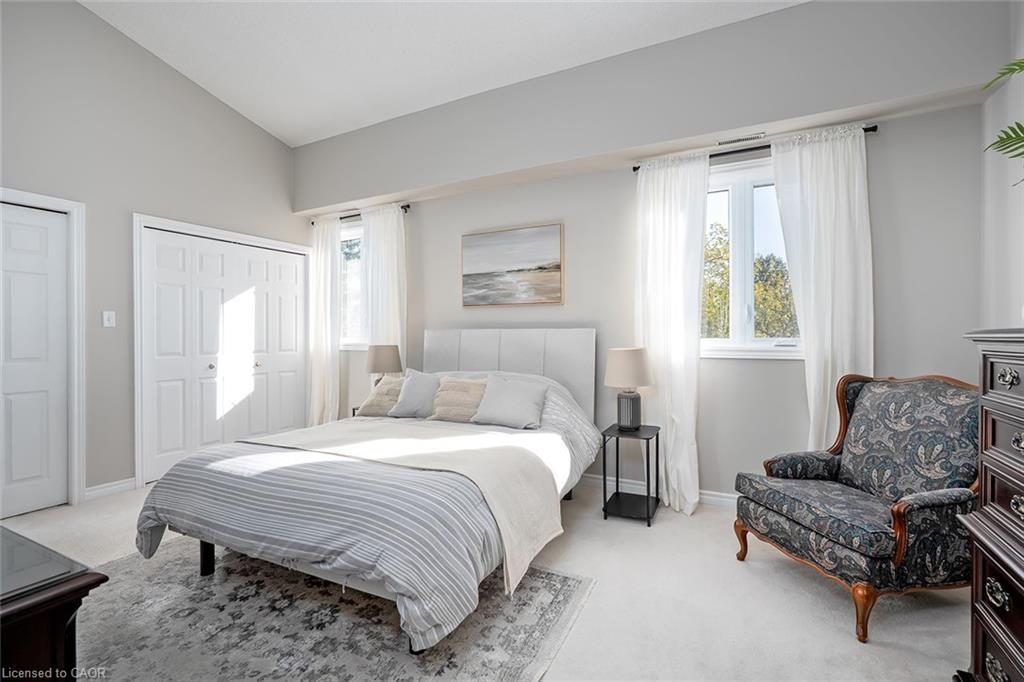 19-3230 New Street, Burlington, ON - Indoor Photo Showing Bedroom