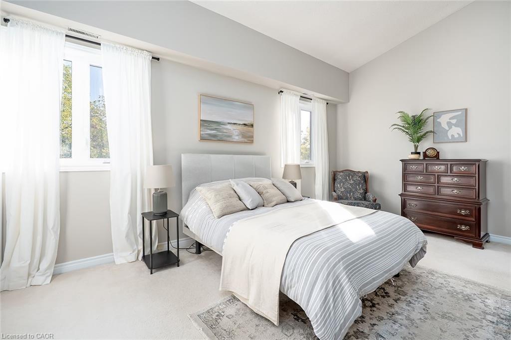 19-3230 New Street, Burlington, ON - Indoor Photo Showing Bedroom