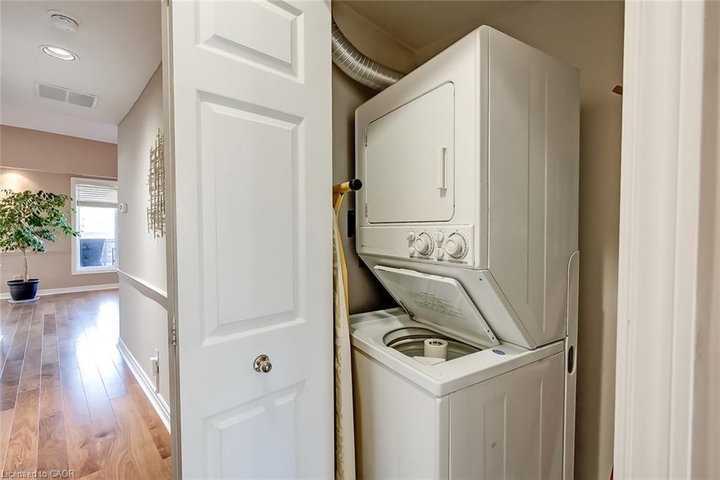 19-3230 New Street, Burlington, ON - Indoor Photo Showing Laundry Room