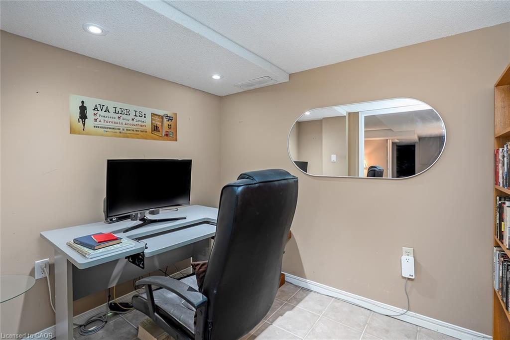 19-3230 New Street, Burlington, ON - Indoor Photo Showing Office