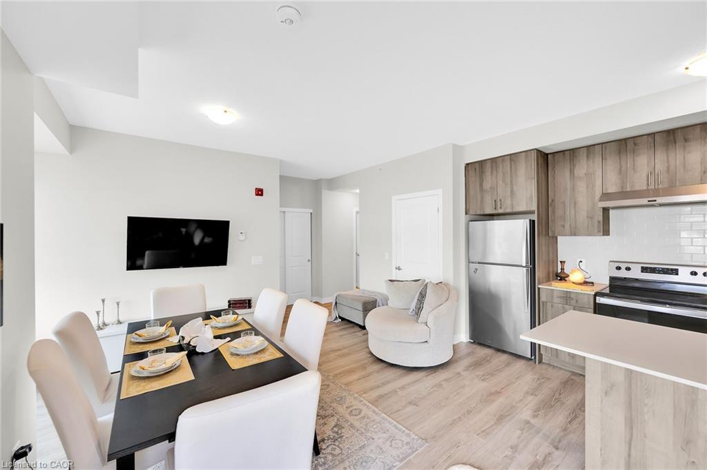 301-121 Highway 8, Stoney Creek, ON - Indoor