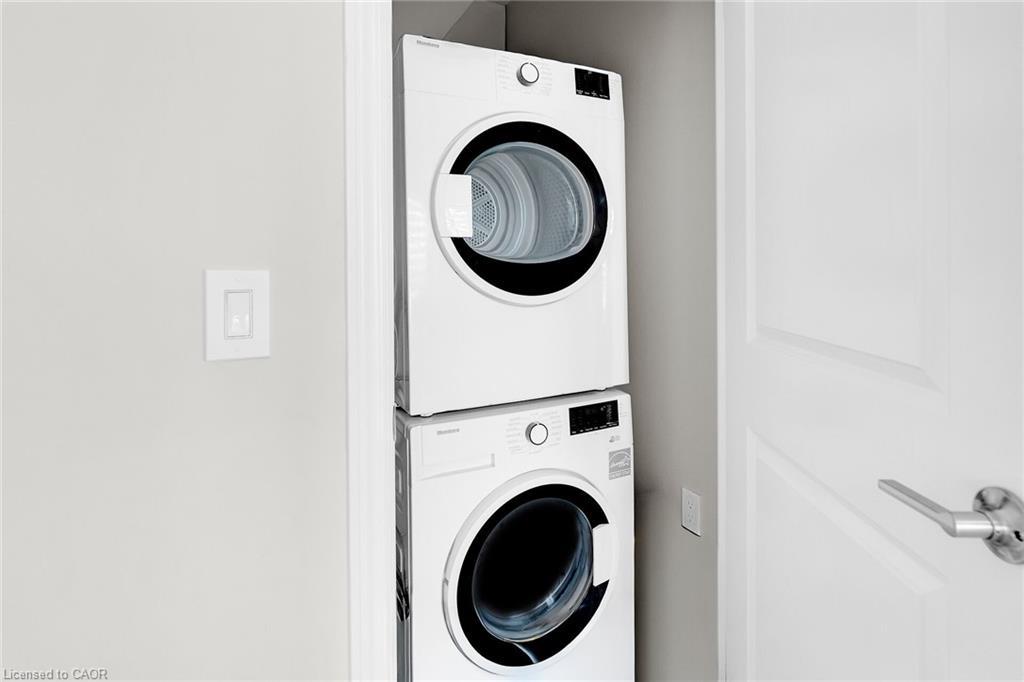 301-121 Highway 8, Stoney Creek, ON - Indoor Photo Showing Laundry Room