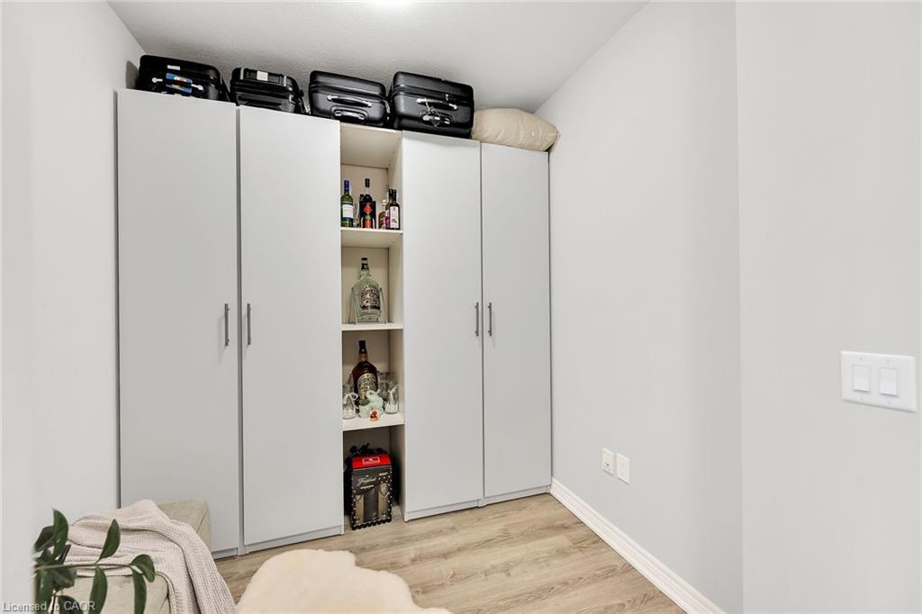 301-121 Highway 8, Stoney Creek, ON - Indoor