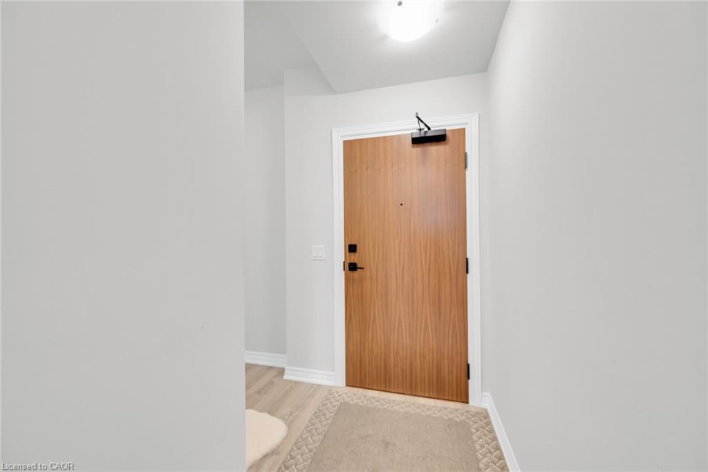 301-121 Highway 8, Stoney Creek, ON - Indoor Photo Showing Other Room