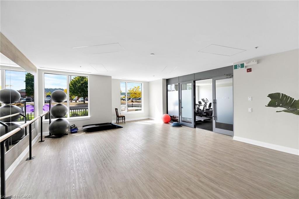 301-121 Highway 8, Stoney Creek, ON - Indoor Photo Showing Gym Room