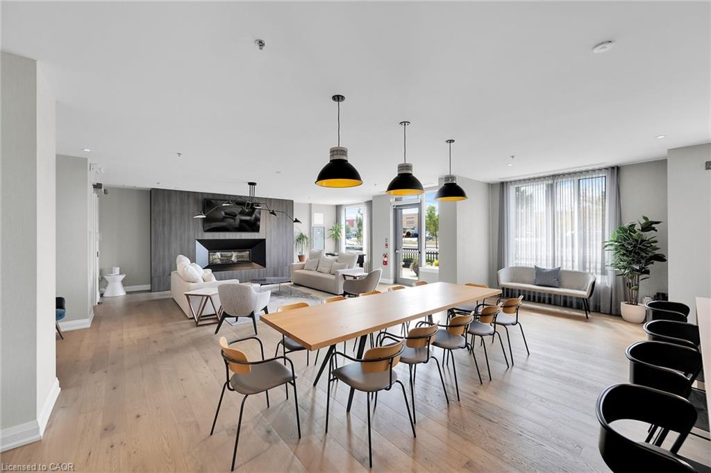 301-121 Highway 8, Stoney Creek, ON - Indoor