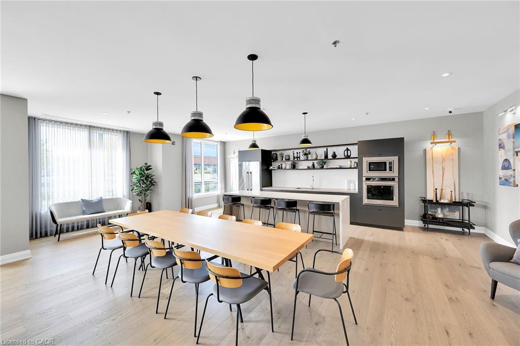 301-121 Highway 8, Stoney Creek, ON - Indoor