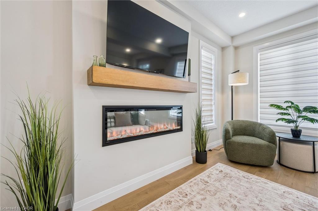 111 Catherine Street, New Hamburg, ON - Indoor Photo Showing Living Room With Fireplace