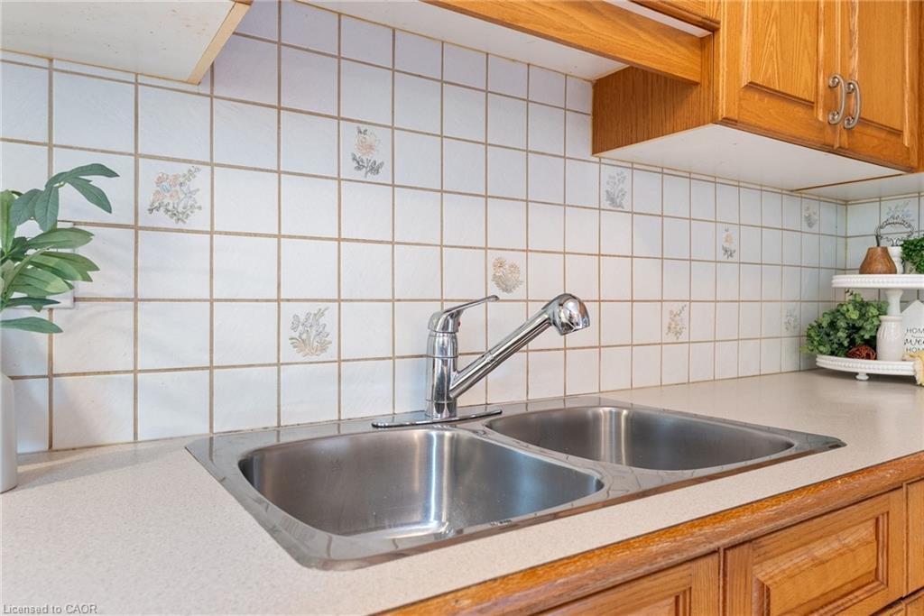 104 Berkindale Drive, Hamilton, ON - Indoor Photo Showing Kitchen With Double Sink