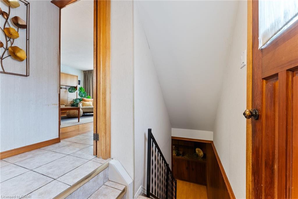 104 Berkindale Drive, Hamilton, ON - Indoor Photo Showing Other Room