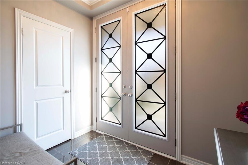 80 Sutherland Crescent, Ancaster, ON - Indoor Photo Showing Other Room