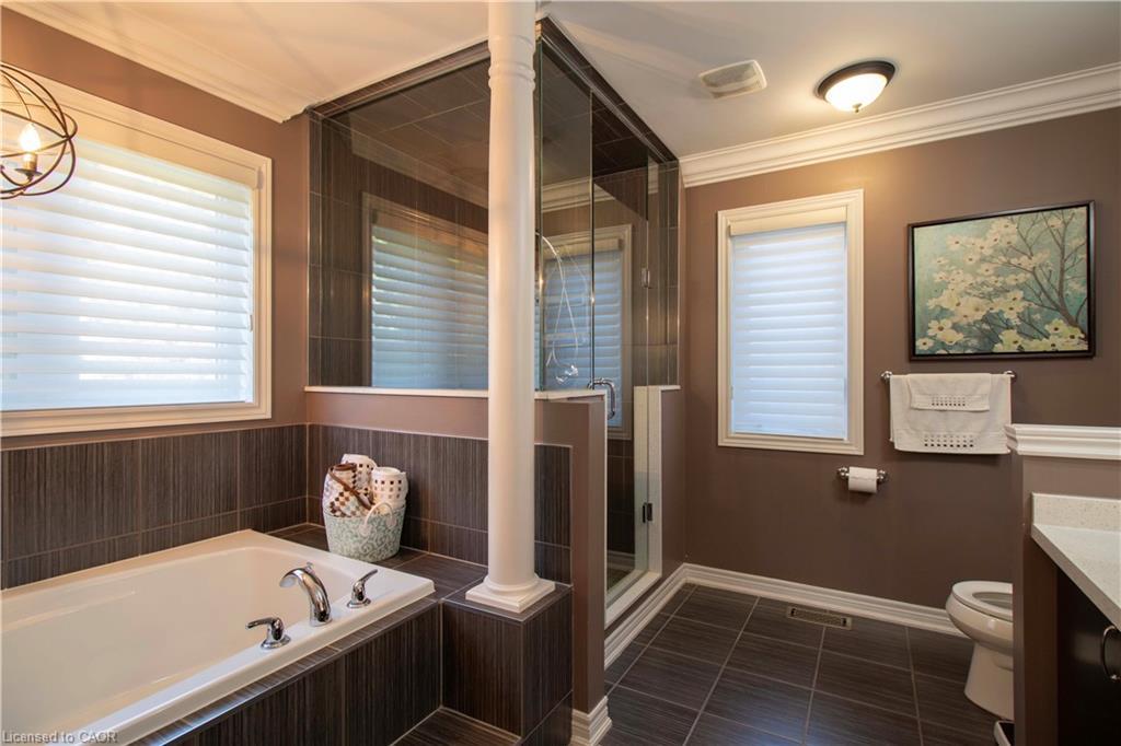 80 Sutherland Crescent, Ancaster, ON - Indoor Photo Showing Bathroom