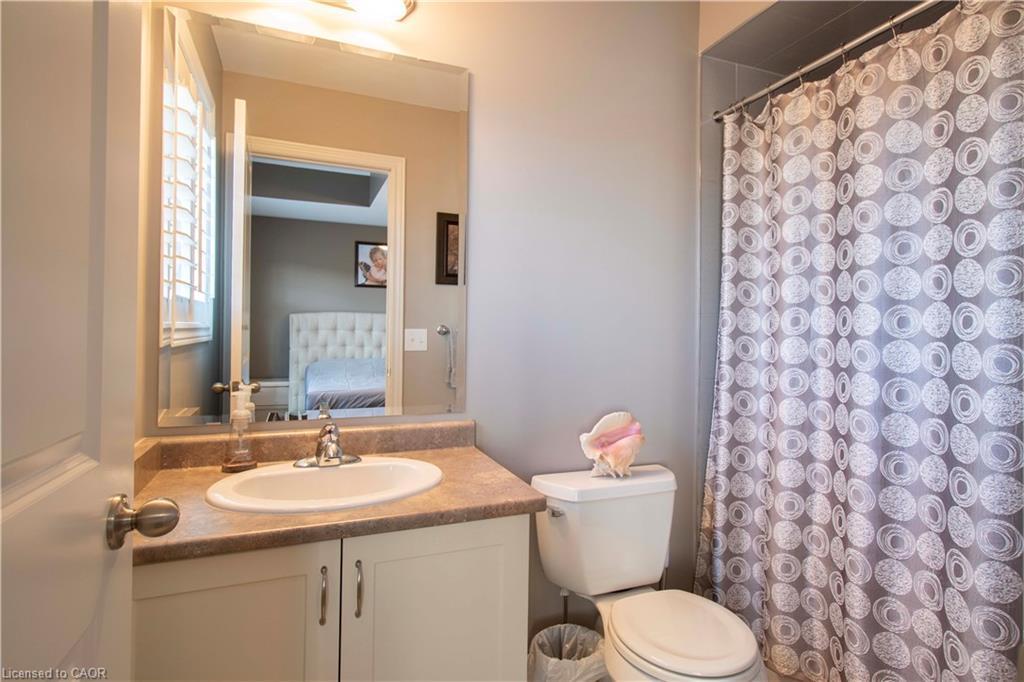 80 Sutherland Crescent, Ancaster, ON - Indoor Photo Showing Bathroom