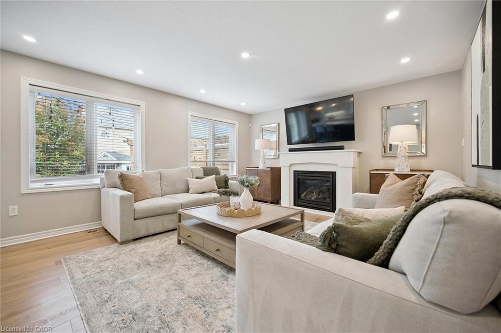38 Baxter Drive, Guelph, ON - Indoor Photo Showing Living Room With Fireplace