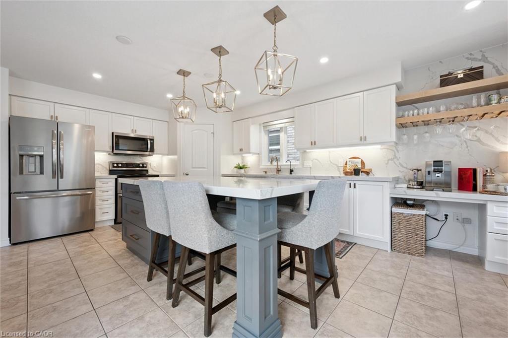 38 Baxter Drive, Guelph, ON - Indoor Photo Showing Kitchen With Stainless Steel Kitchen With Upgraded Kitchen