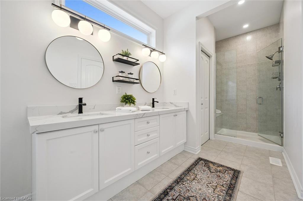 38 Baxter Drive, Guelph, ON - Indoor Photo Showing Bathroom