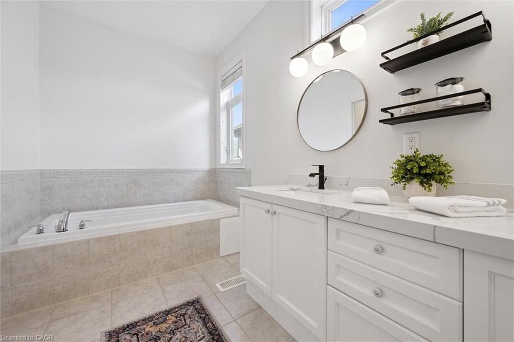 38 Baxter Drive, Guelph, ON - Indoor Photo Showing Bathroom